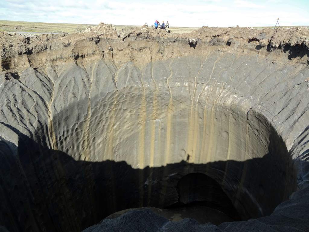 Científicos culpan al cambio climático por los misteriosos cráteres en Siberia