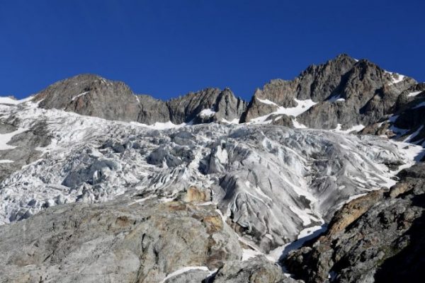Glaciares de Los Alpes franceses se funden tres veces más rápido que en 2003